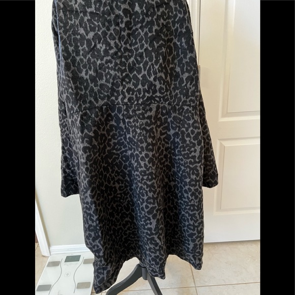 Black and gray leopard print coat,can from another posher but I never wore it - Picture 3 of 9